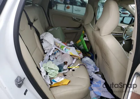 2016 Volvo Xc60 T5 Premier из США, поврежденный, VIN YV4612RK9G2822847